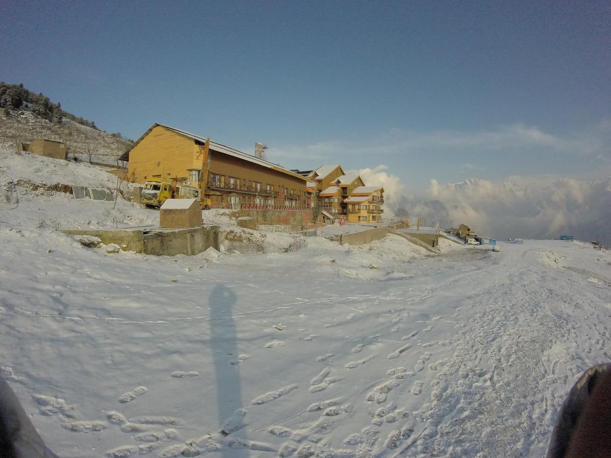 Clifftop Club Auli Joshīmath Exterior foto